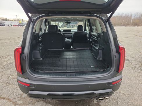 Used 2021 Kia Telluride EX w/ EX Premium Package image 18