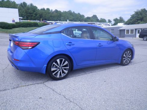 Used 2021 Nissan Sentra SV w/ SV Premium Package image 7