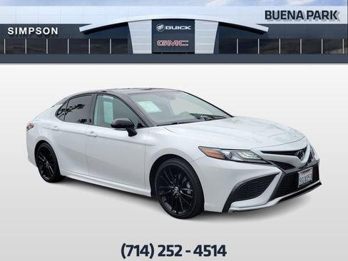 Used 2023 Toyota Camry XSE FWD image 2