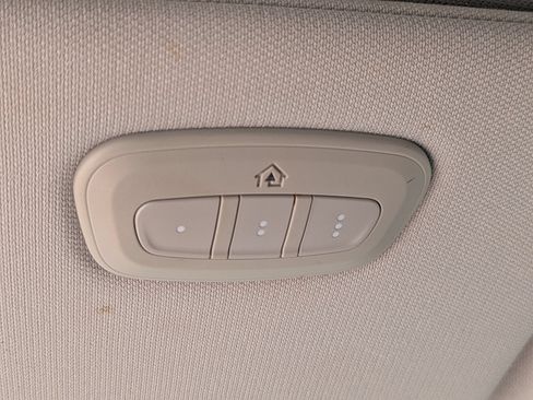 Used 2019 Jeep Cherokee Limited AWD/4WD image 25