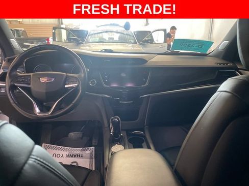 Used 2020 Cadillac XT6 Premium Luxury AWD/4WD image 19