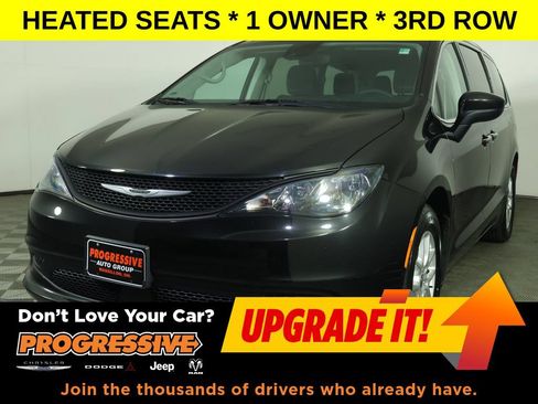 Used 2023 Chrysler Voyager LX FWD image 1