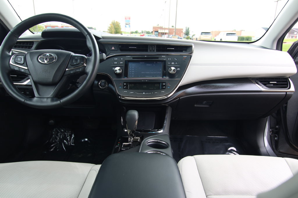 Used 2018 Toyota Avalon Limited w/ All Weather Liner Package FWD image 41