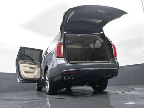 Used 2022 GMC Yukon XL Denali image 30