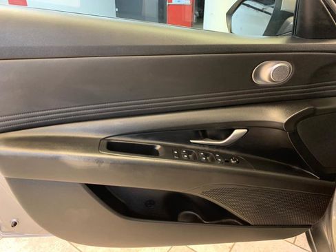 Used 2023 Hyundai Elantra SEL w/ Convenience Package image 15