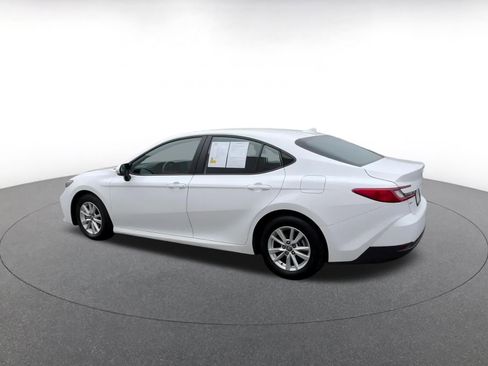 Used 2025 Toyota Camry LE image 10