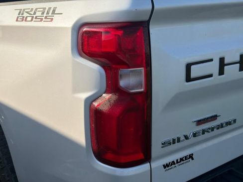 Used 2023 Chevrolet Silverado 1500 LT Trail Boss w/ LT Trail Boss Premium Package AWD/4WD image 9