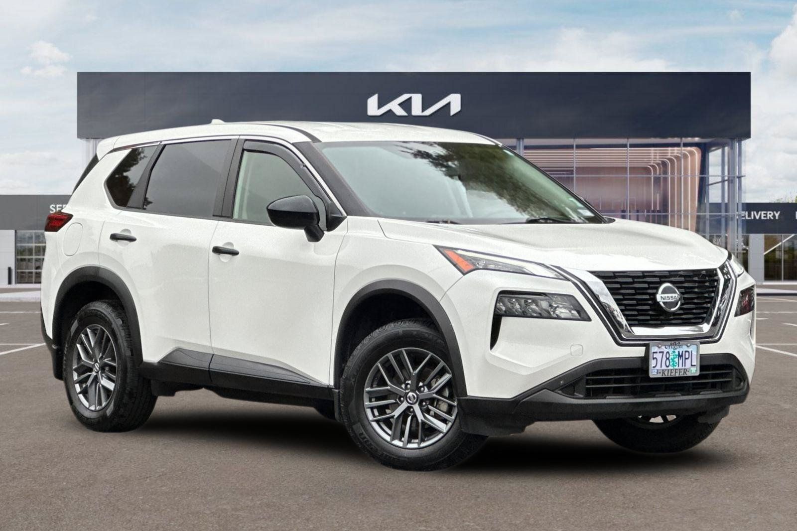 Used 2021 Nissan Rogue S AWD/4WD image 2