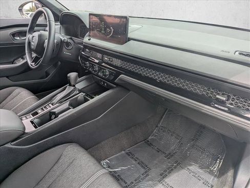 Used 2025 Honda Accord Sport image 26
