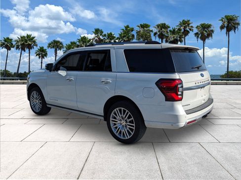 Used 2024 Ford Expedition Platinum image 6