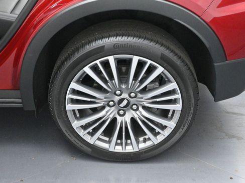 Certified 2024 Cadillac XT4 Premium Luxury AWD/4WD image 32