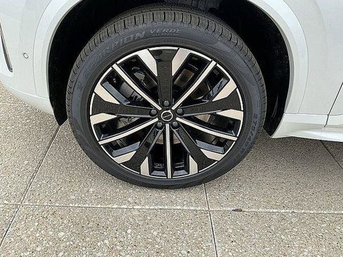 New 2026 Volvo XC90 T8 Ultra w/ Protection Package Premier AWD/4WD image 12