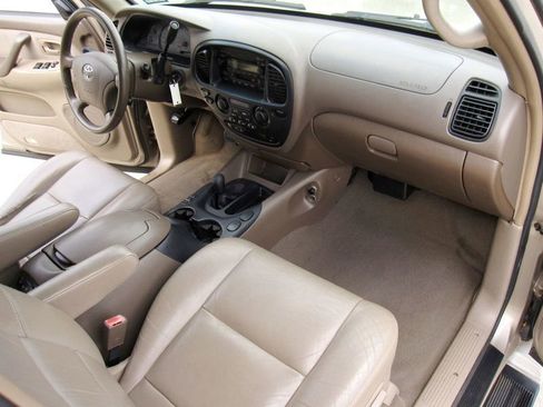 Used 2004 Toyota Sequoia SR5 AWD/4WD image 24