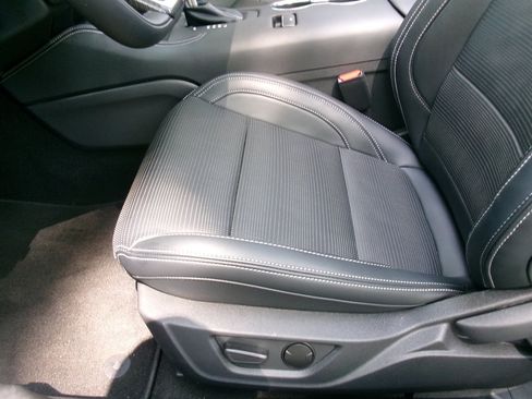 Used 2025 Ford Mustang Premium RWD image 17