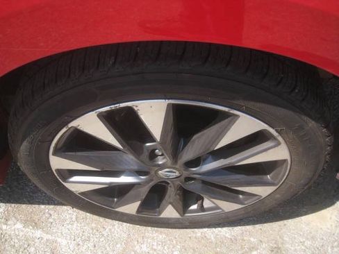Used 2017 Nissan Sentra SR Turbo w/ SR Turbo Premium Package FWD image 37