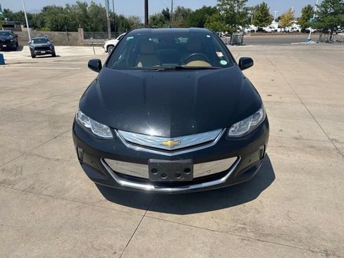 Used 2017 Chevrolet Volt Premier w/ Driver Confidence II Package FWD image 2