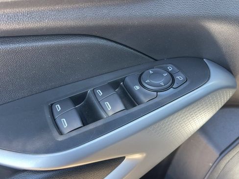 Used 2025 Chevrolet Trax LS FWD image 22