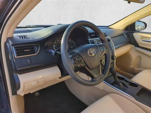 Used 2015 Toyota Camry LE image 11