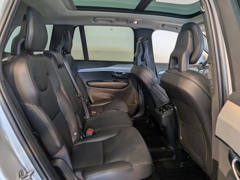 Used 2022 Volvo XC90 T5 Momentum image 29