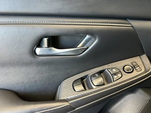 Used 2024 Nissan Sentra SV FWD image 12