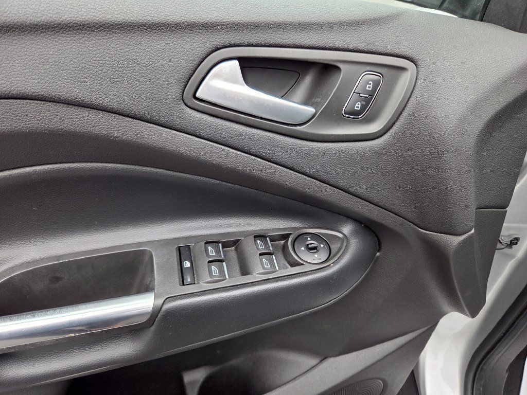Used 2019 Ford Escape SE FWD image 13