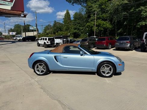 Used 2003 Toyota MR2 RWD image 3