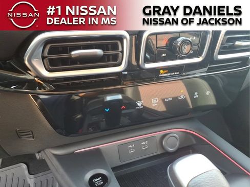 New 2026 Nissan Sentra SR w/ Floor Mat Package FWD image 17