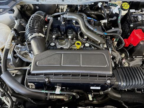 Used 2025 Ford Escape ST-Line w/ Tech Pack #1 FWD image 39