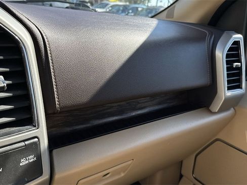 Used 2018 Ford F150 Lariat image 59