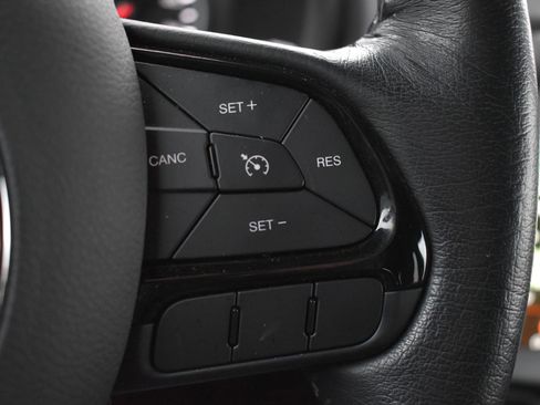 Used 2022 Jeep Renegade Altitude w/ Convenience Group image 19