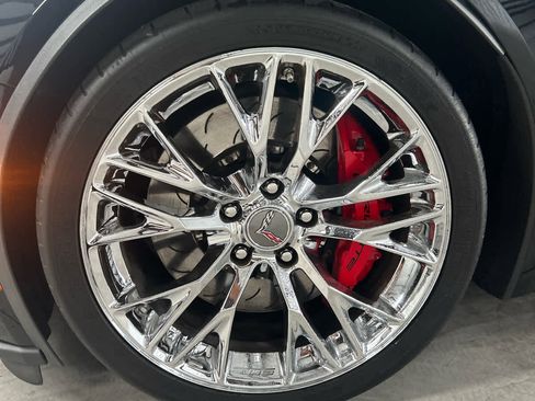 Used 2015 Chevrolet Corvette Z06 w/ 3LZ Preferred Equipment Group image 10