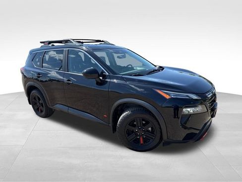 Certified 2025 Nissan Rogue SV AWD/4WD image 1