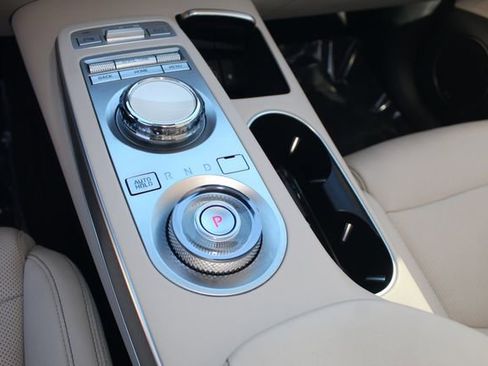 Used 2022 Genesis GV70 2.5T w/ Select Package image 16