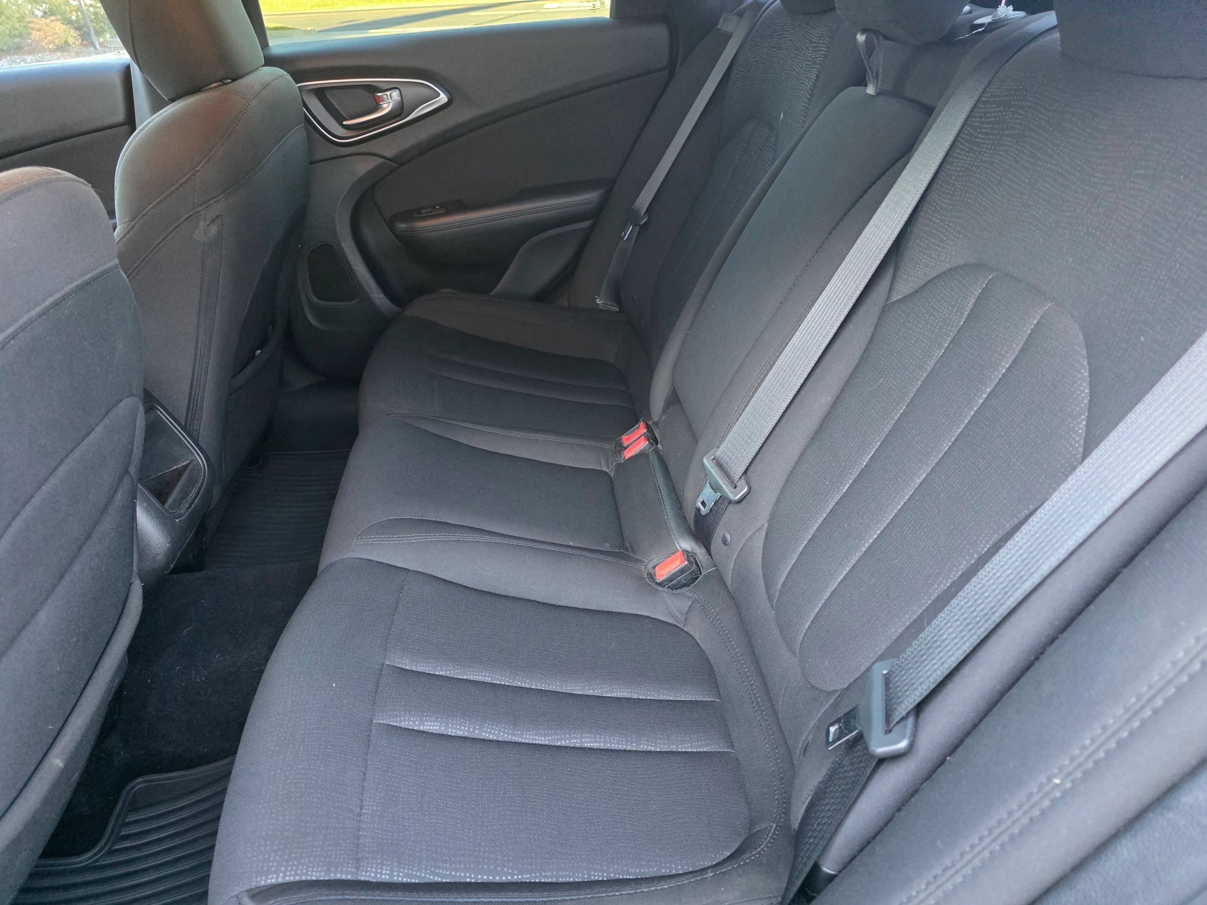 Used 2016 Chrysler 200 Limited FWD image 11