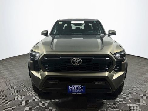 Certified 2025 Toyota Tacoma TRD Off-Road AWD/4WD image 2