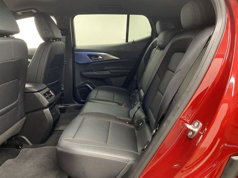 Used 2025 Chevrolet Equinox EV LT w/ Convenience Package image 16