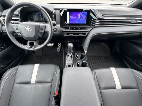Used 2025 Toyota Camry SE FWD image 21