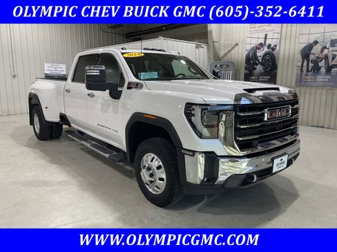 Used 2024 GMC Sierra 3500 SLT w/ SLT Premium Package AWD/4WD image 1
