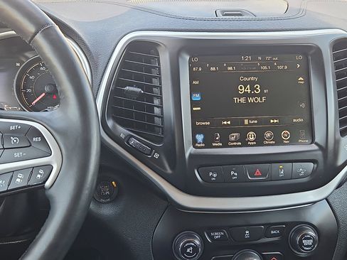 Used 2014 Jeep Cherokee Limited w/ Technology Group image 15