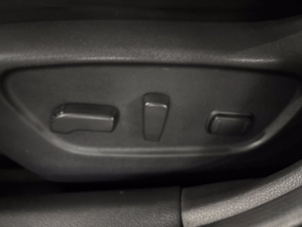 Used 2018 Nissan Rogue SV AWD/4WD image 22