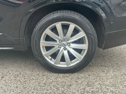 Used 2018 Volvo XC90 T6 Momentum w/ Convenience Package AWD/4WD image 6