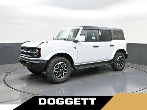 New 2026 Ford Bronco Outer Banks AWD/4WD image 1