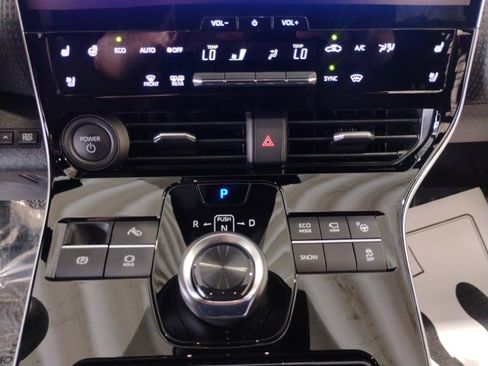 Used 2024 Toyota bZ4X FWD image 71