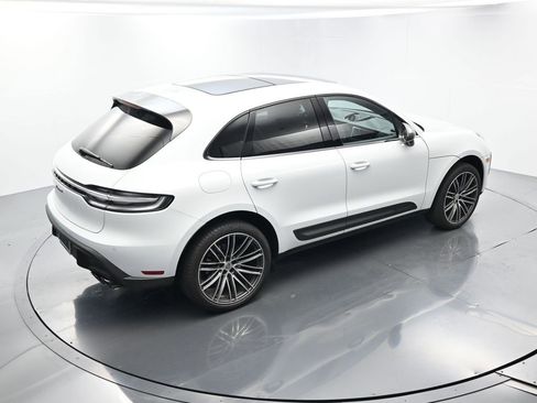 Used 2025 Porsche Macan image 39