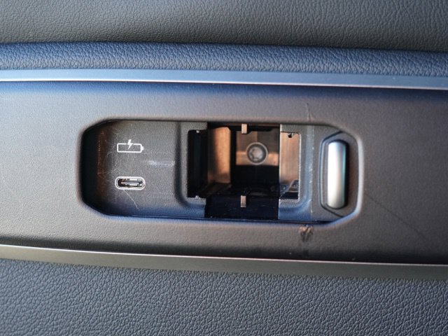 Used 2025 BMW X5 M60i AWD/4WD image 49