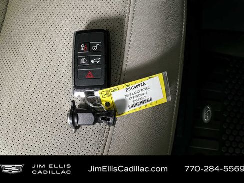 Used 2023 Land Rover Defender 110 SE image 27