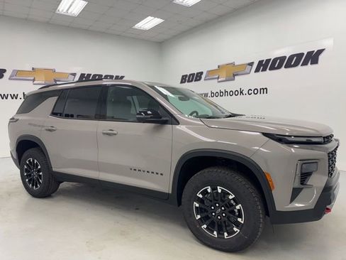 New 2026 Chevrolet Traverse Z71 w/ Driver Confidence Package AWD/4WD image 3