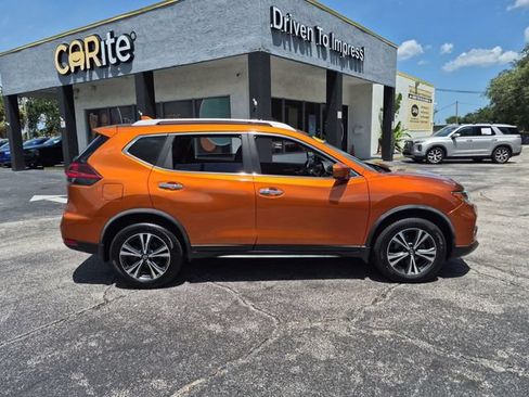 Used 2019 Nissan Rogue SV w/ Sun & Sound Touring Package AWD/4WD image 4