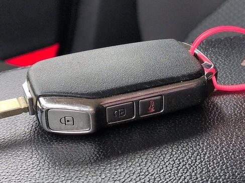 Used 2025 Kia Sportage LX image 35