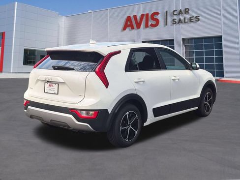Used 2025 Kia Niro LX FWD image 6